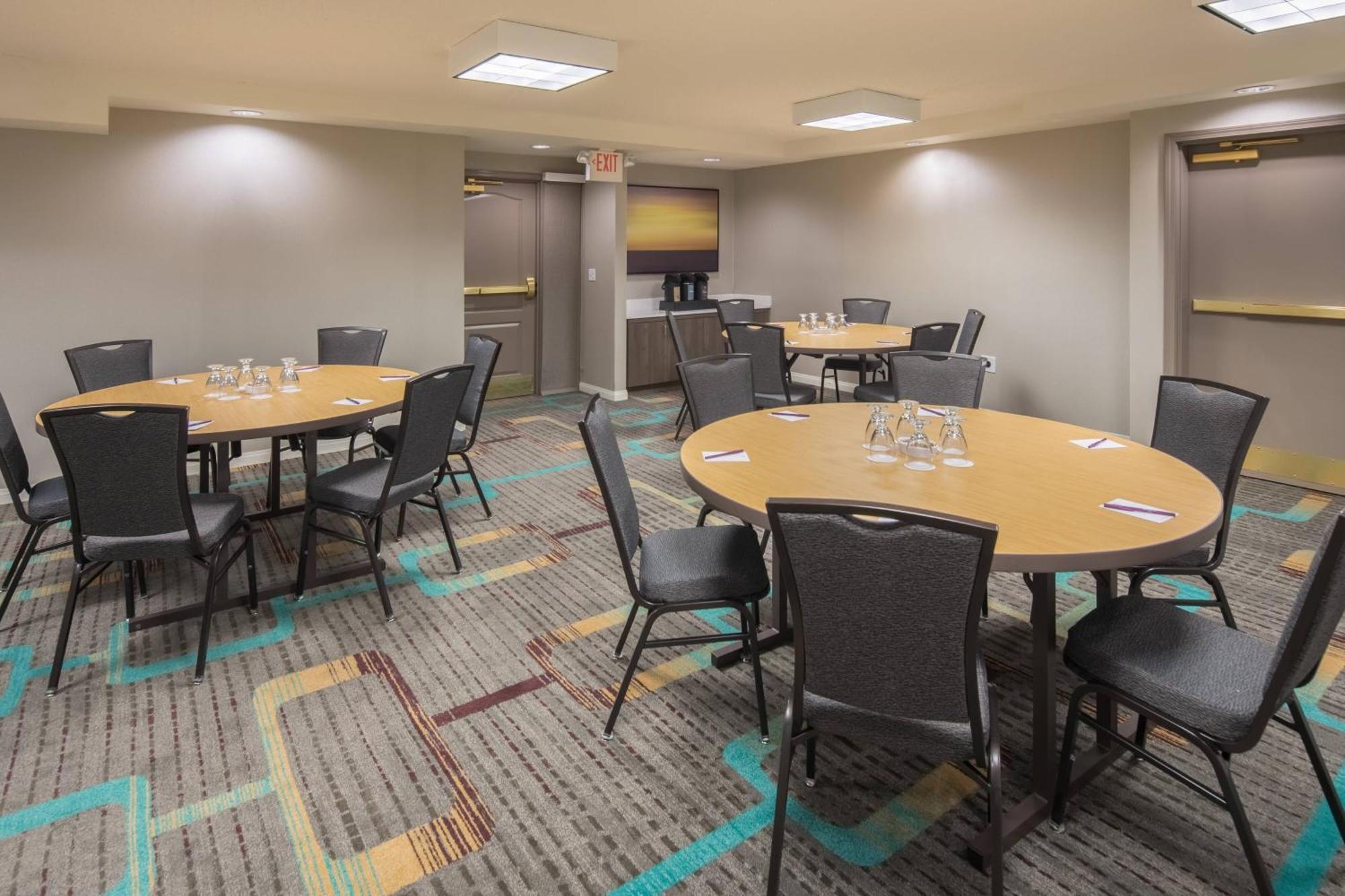 Hotel By Marriott North 3*