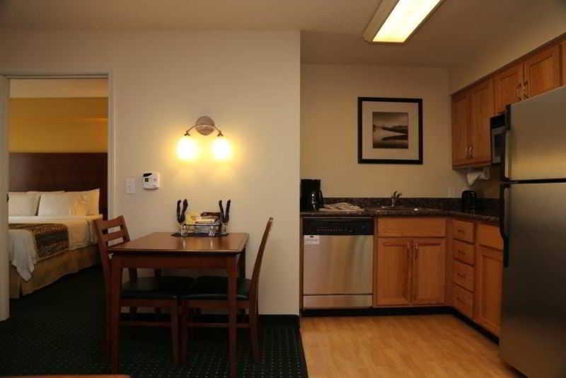 Hotel By Marriott North Portland